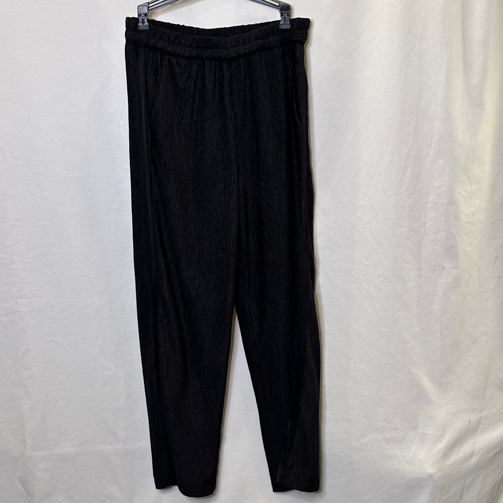Caballero black pull on, wide leg pant w/elastic waist.  100% polyester. EUC.